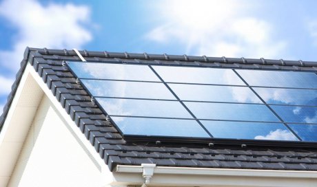 Pose de panneaux solaires sur le toit d'une maison individuelle Port-Vendres CLARES - Électricité générale